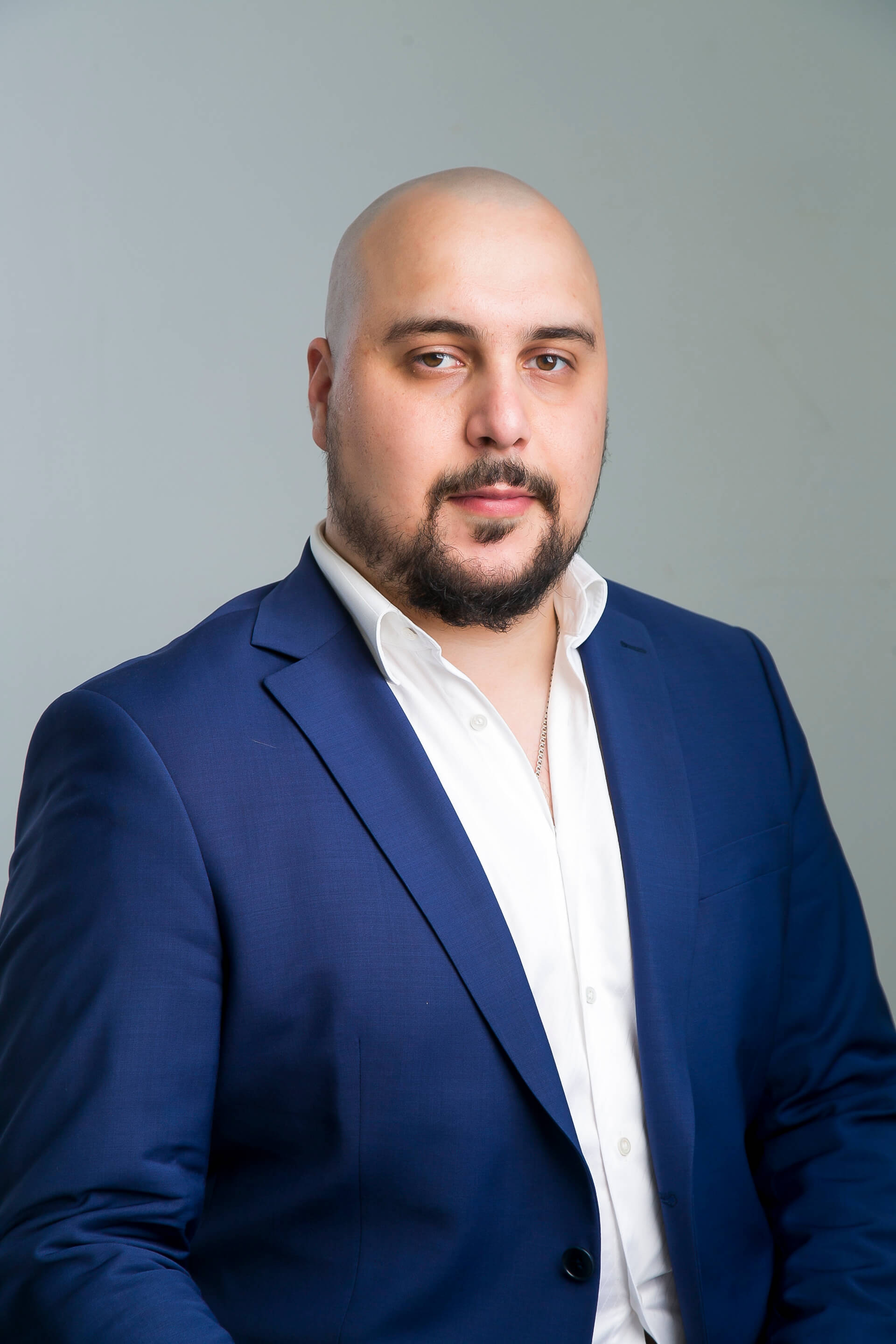 Роберт Азизян